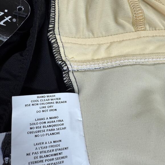 Miraclesuit NWT Spectra Trilogy One Piece Swimsuit Colorblock Size 12 Black Gray - Picture 14 of 14